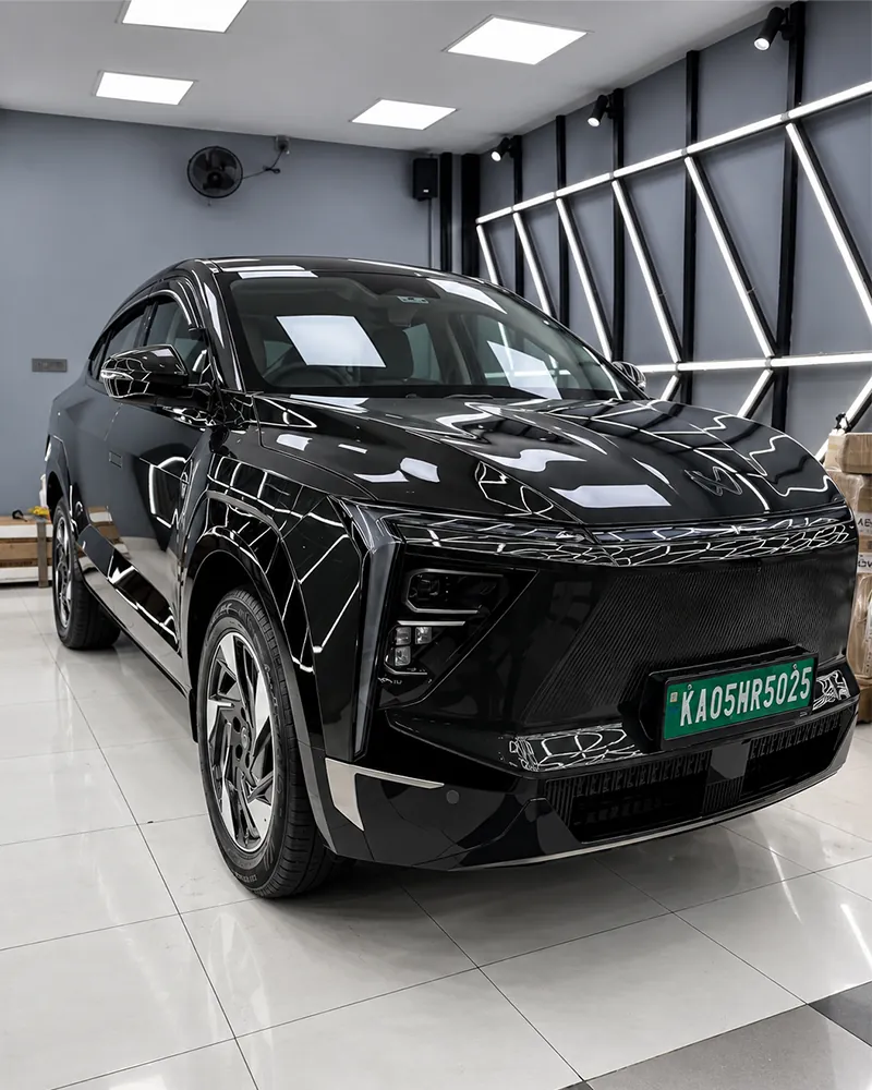 Gloss PPF on a black SUV